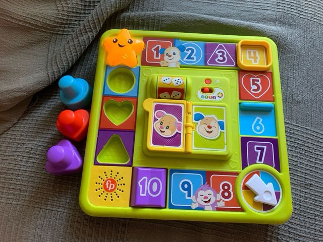 Tablero actividades Fisher Price