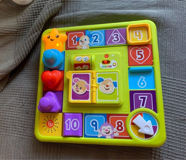 Tablero actividades Fisher Price