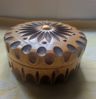 Caja de madera antigua