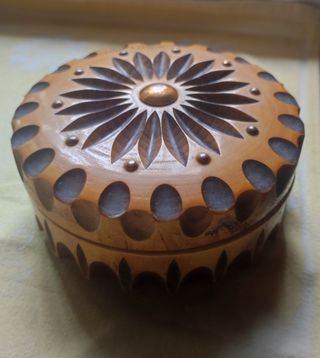 Caja de madera antigua