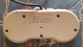 SUPER NES CONTROLLER.