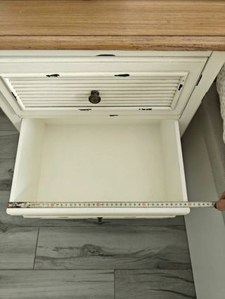 Mesita noche madera maciza vintage Muebles Benitez