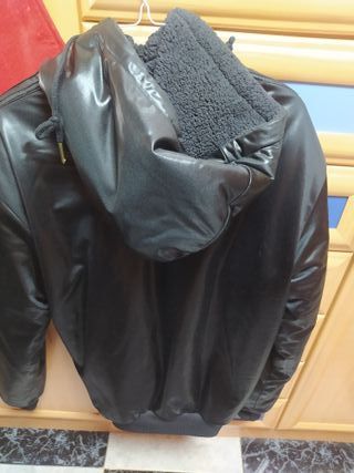 Cazadora Adidas
HAZ TU OFERTA 