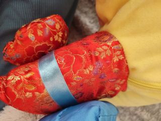 Muñeca kumis guarda pijamas