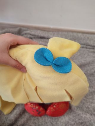 Muñeca kumis guarda pijamas