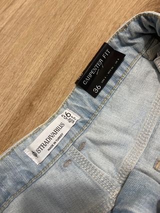 pantalon stradivarius con etiqueta