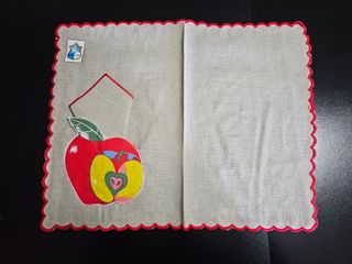 Coppia di tovagliette con tovaglioli