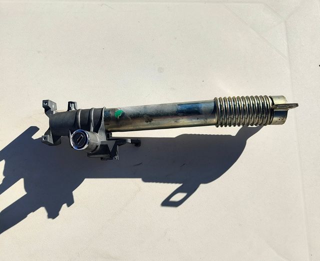 Cubierta de columna de dirección Ford Fiesta Mk2