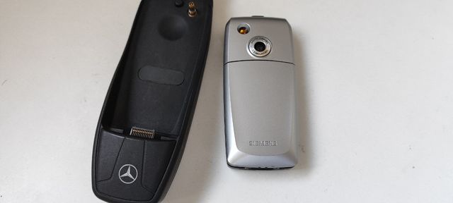 Soporte teléfono móvil Mercedes-Benz con teléfono