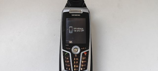 Soporte teléfono móvil Mercedes-Benz con teléfono