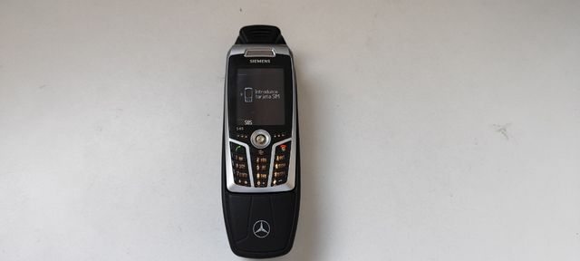 Soporte teléfono móvil Mercedes-Benz con teléfono