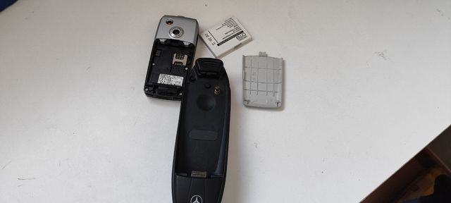 Soporte teléfono móvil Mercedes-Benz con teléfono