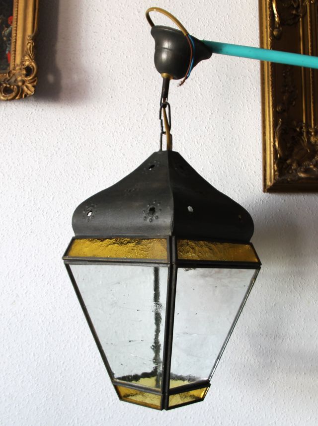 Farol de metal , antiguo