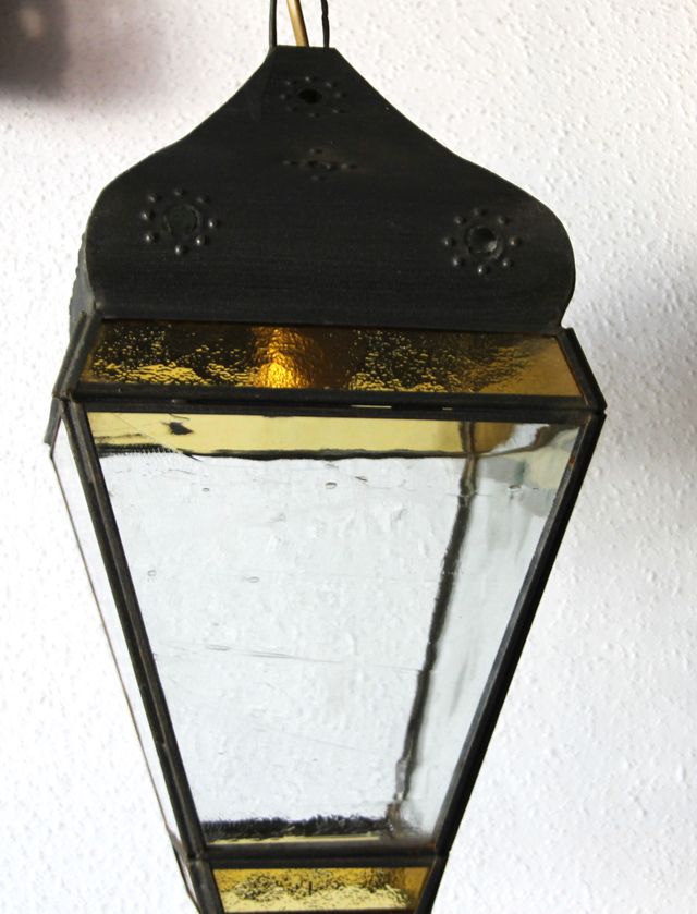 Farol de metal , antiguo