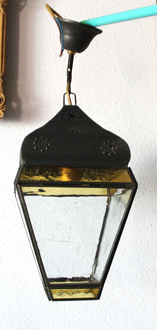 Farol de metal , antiguo