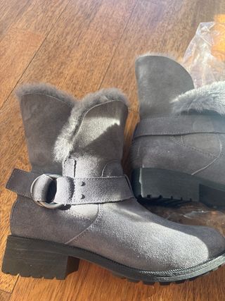 Botas ugg gris número  38 impermeables