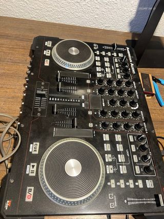 Mesa de mezclas AMERICAN AUDIO VMS4