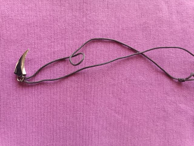 Colgante de Breil diente de tiburón