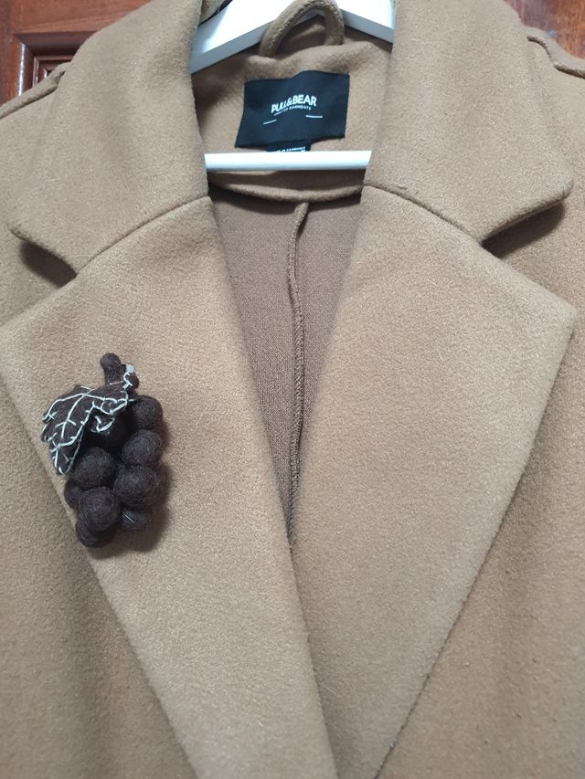 Abrigo camel Pull & Bear