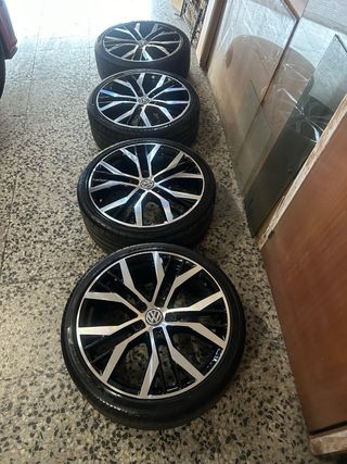 Llanta 19’ Santiago originales Golf gti 2019