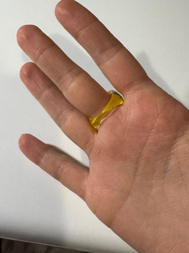 Anillo amarillo multicolor