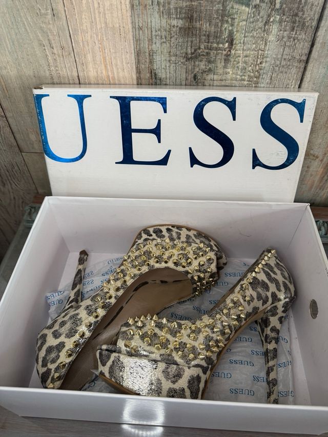 Scarpa da festa Guess