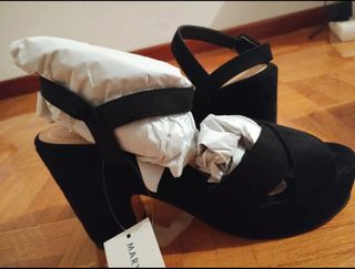 Tacones negros anchos