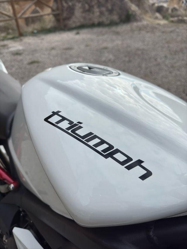 Triumph daytona 675R