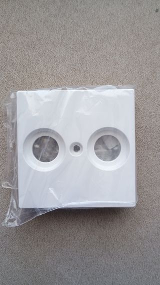 Embellecedor clavija TV y SAT. Nuevo