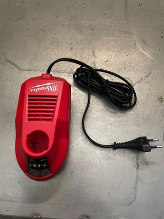 Caricabatterie milwaukee m4