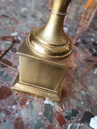 Lampara de mesa estilo huevo de avestruz