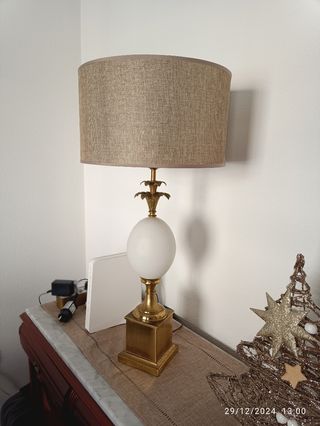 Lampara de mesa estilo huevo de avestruz