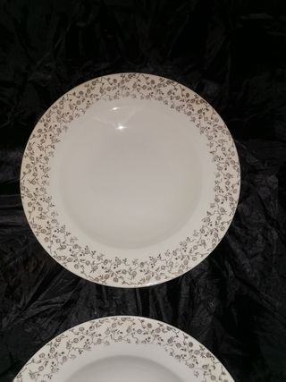 2 platos hondos Royal China Vigo