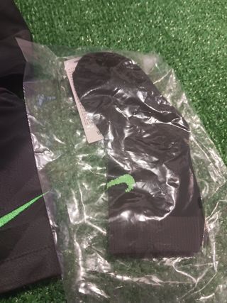 Equipacion completa Liverpool futbol bebé GK 23/24