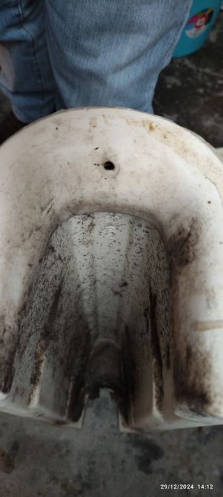 Lavabo de pie con grifo