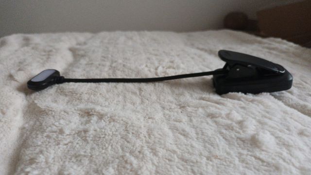 Lampara de mesilla pilas clip