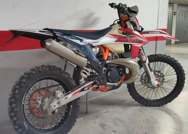 KTM EXC 250 2T AÑO 2023