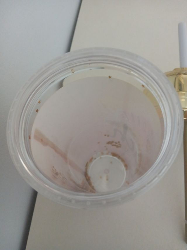 Vaso con tapa y paja