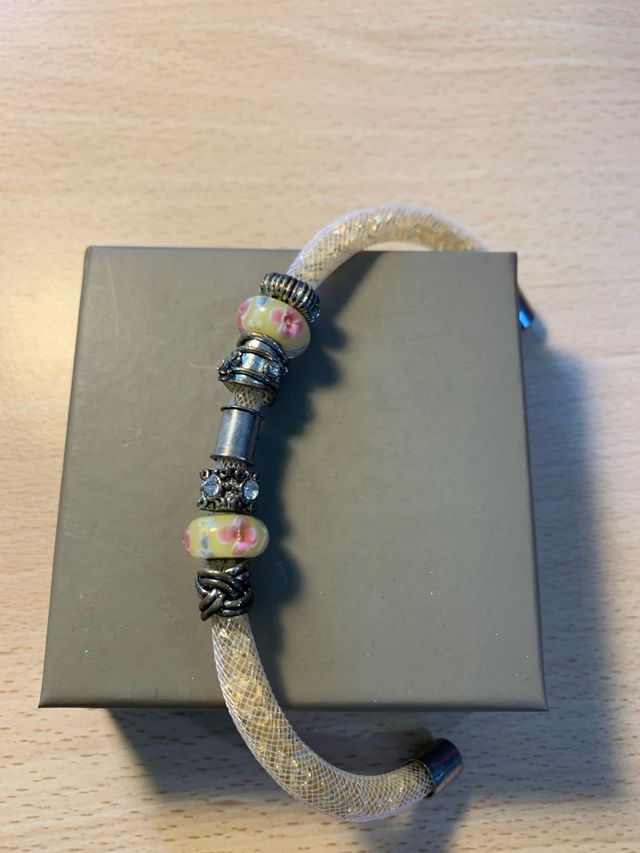 Pulsera con cierre magnético