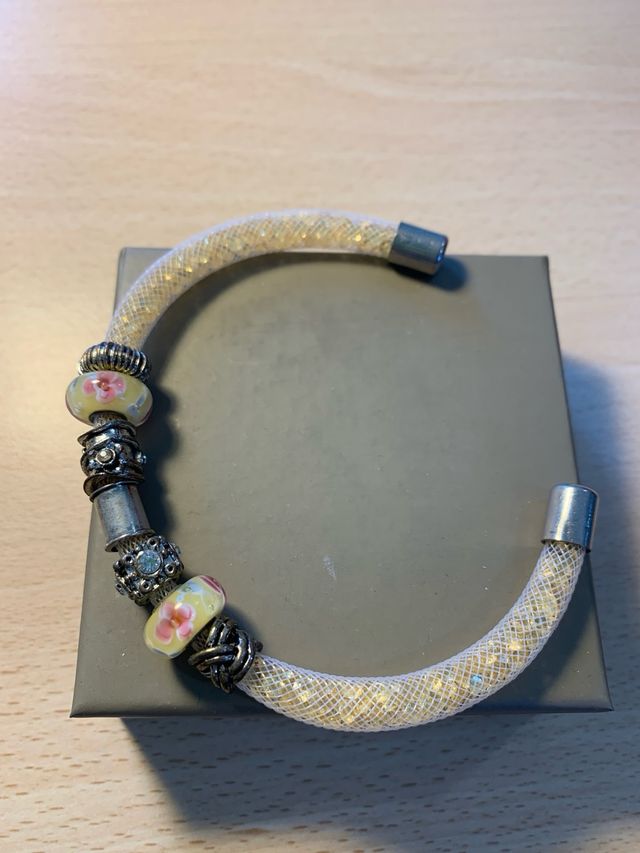 Pulsera con cierre magnético
