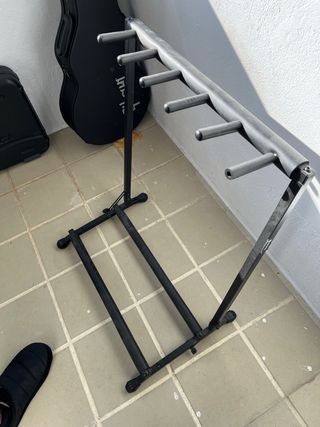 Supporto per 5 chitarre