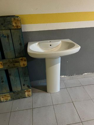 Lavabo con pie nuevo