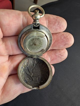 Cajita Art Nouveau para guardar soberanos de oro