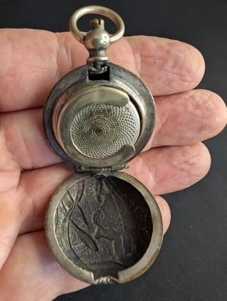 Cajita Art Nouveau para guardar soberanos de oro