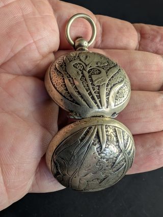 Cajita Art Nouveau para guardar soberanos de oro