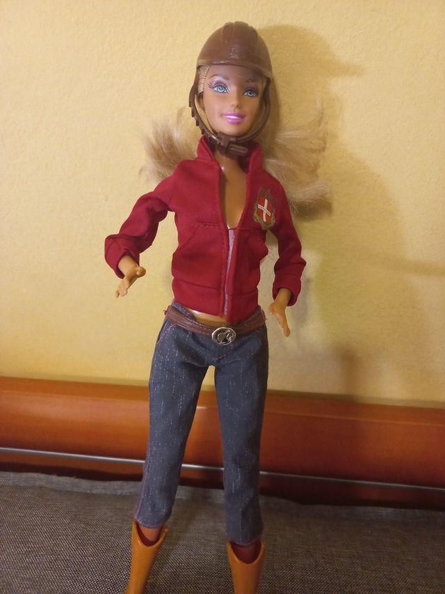 Muñeca BARBIE MATTEL AMAZONA