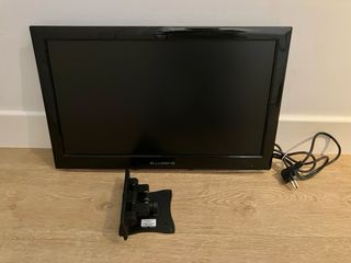 Television 21” y Soporte pared