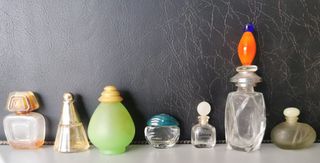 Tarros perfumes miniaturas vacías 17