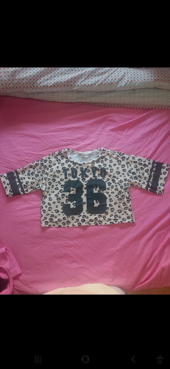 Camiseta corta ( top) de leopardo