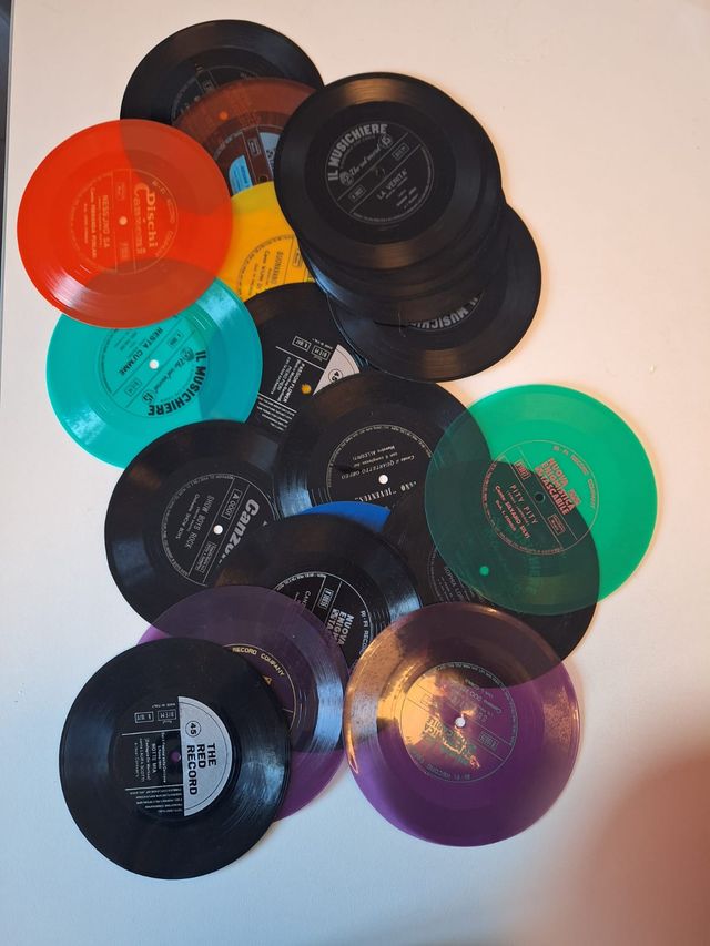 N° 20 dischi 45 giri flex vari titoli.